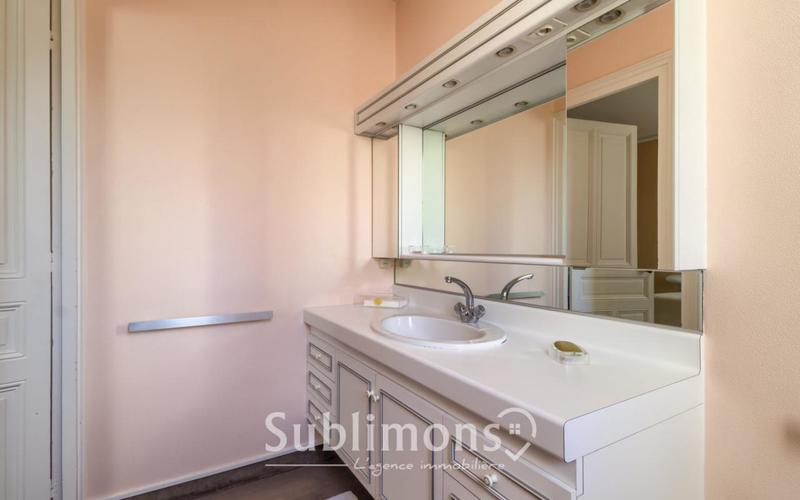 Maison bourgeoise - 274 m² - 8 pièces