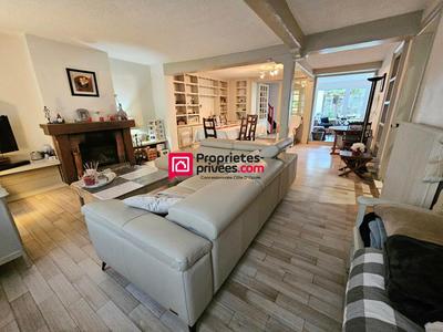 Maison - 181 m² - 5 pièces