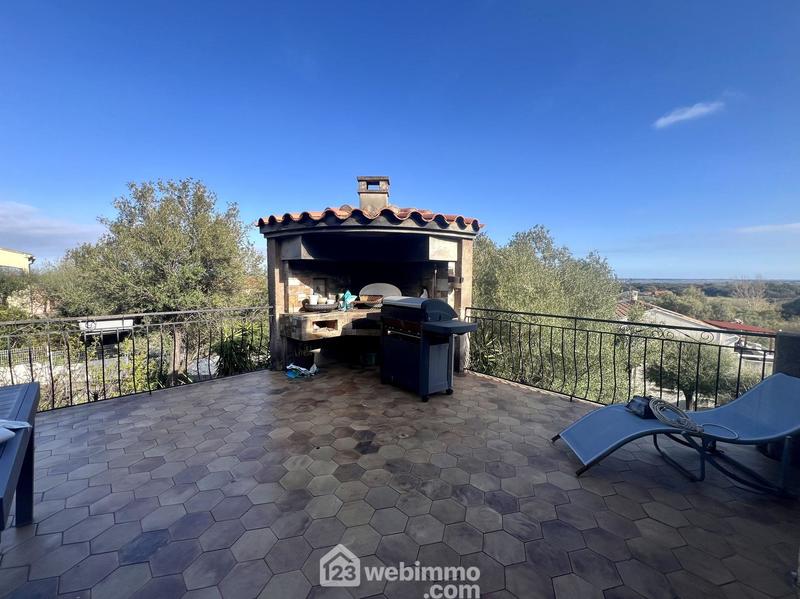 Maison - 339 m² - 12 pièces