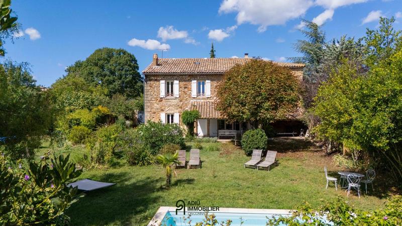 Mas - 228 m² - 8 pièces