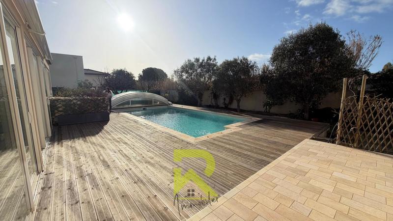 Villa - 220 m² - 7 pièces