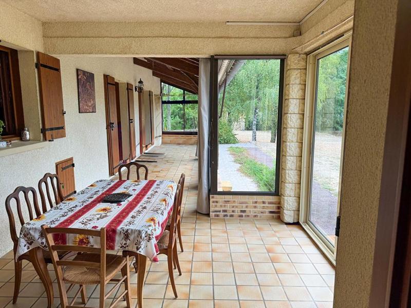Maison - 275 m² - 12 pièces