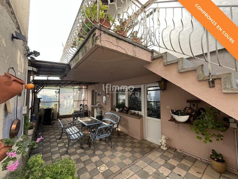 Maison - 252 m² - 10 pièces