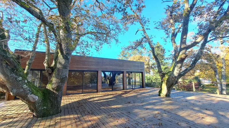 Propriété - 370 m² - 9 pièces