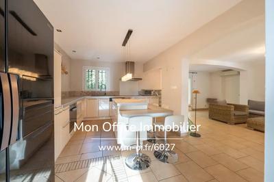 Maison - 212 m² - 5 pièces