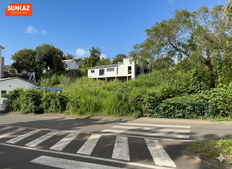 Terrain constructible - 843 m²