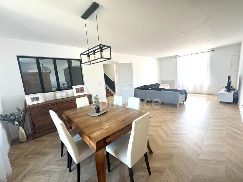 Maison - 191 m² - 8 pièces