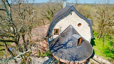 Propriété - 225 m² - 9 pièces