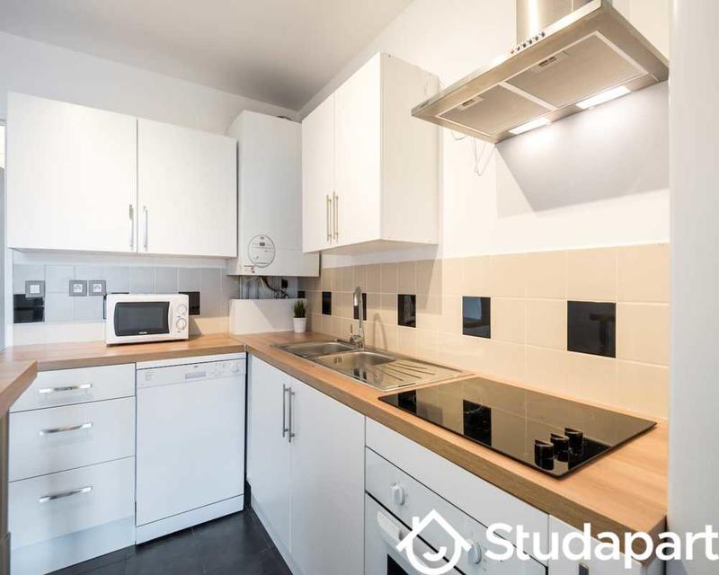 Chambre - 90 m² - 1 pièce