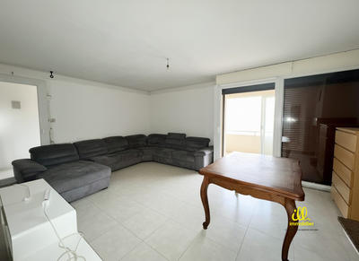 Appartement - 94 m² - 5 pièces