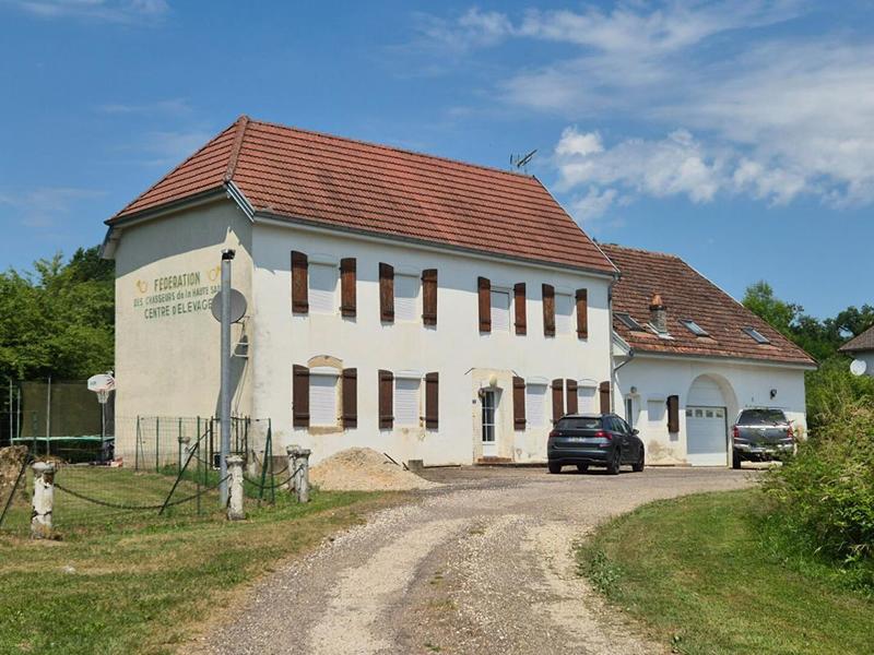 Maison - 280 m² - 6 pièces