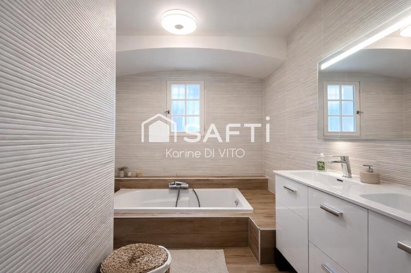 Maison - 203 m² - 8 pièces