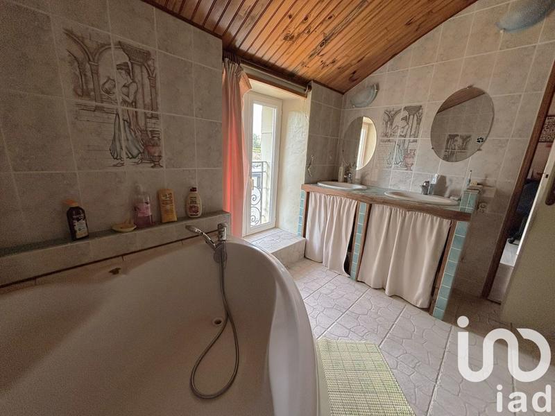 Maison - 205 m² - 11 pièces