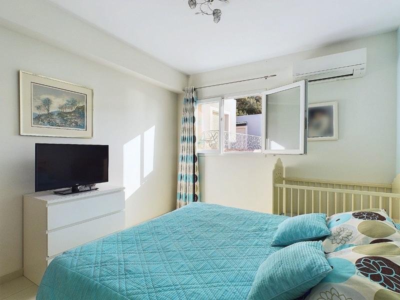 Maison - 270 m² - 11 pièces