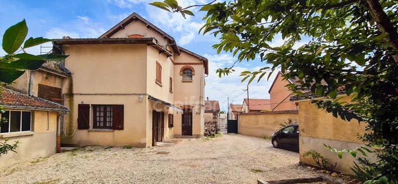 Maison de village - 152 m² - 8 pièces