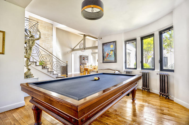 Propriété - 305 m² - 7 pièces