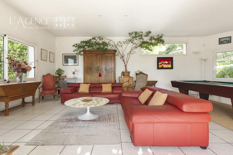 Maison traditionnelle - 180 m² - 6 pièces