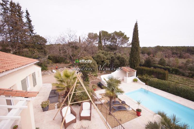 Maison - 200 m² - 6 pièces