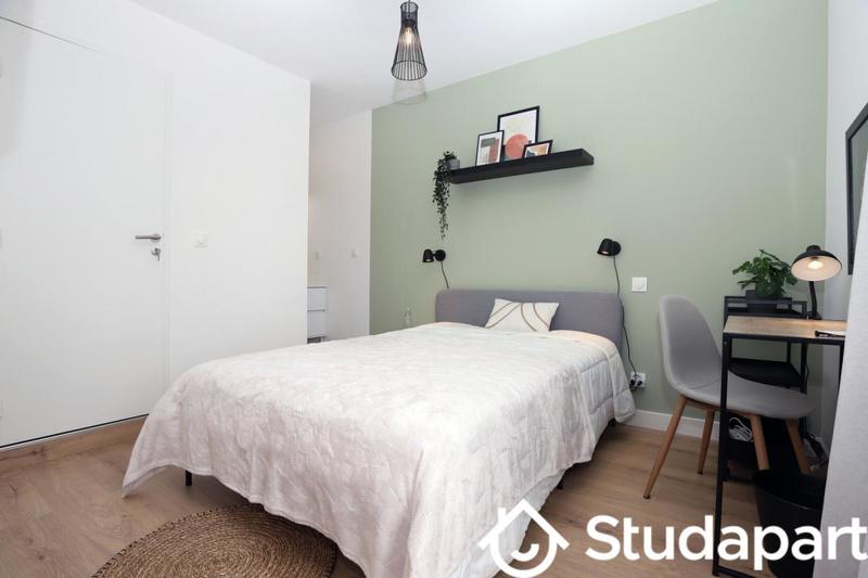 Chambre - 68 m² - 1 pièce