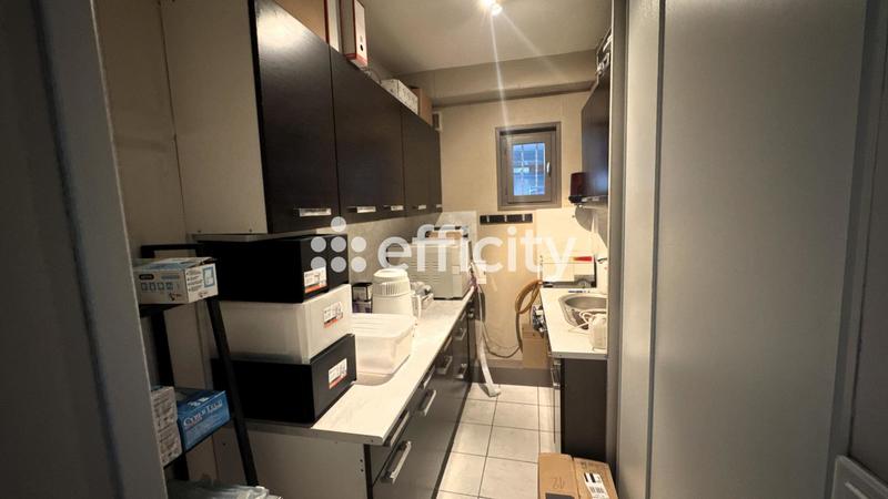 Bureau - 255 m² - 9 pièces