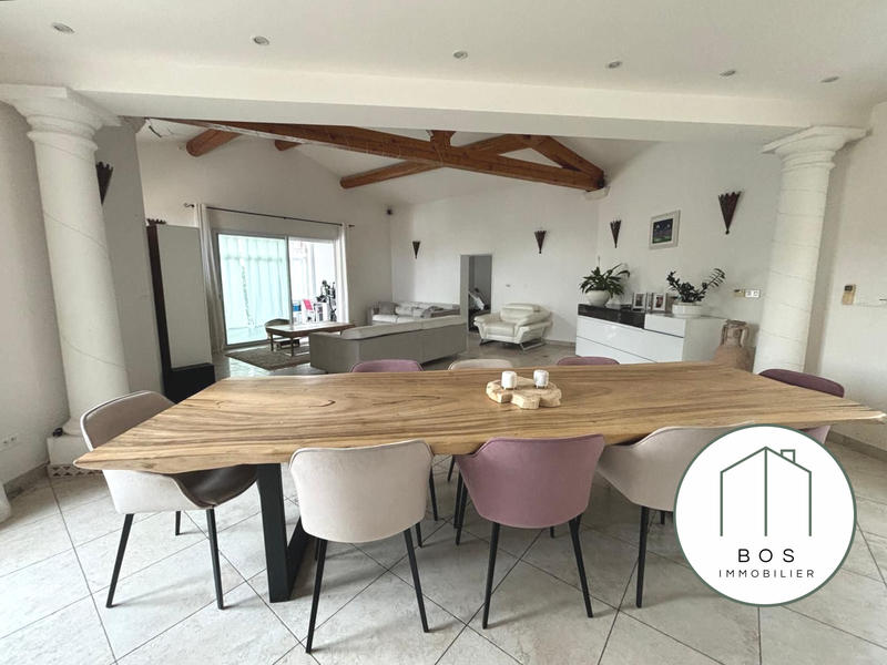 Villa - 213 m² - 6 pièces