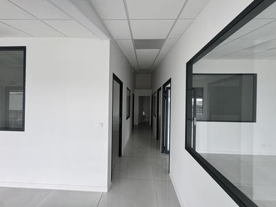 Bureau - 100 m² - 1 pièce