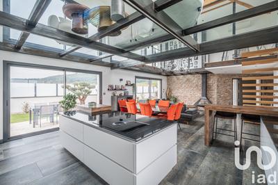 Maison - 244 m² - 6 pièces