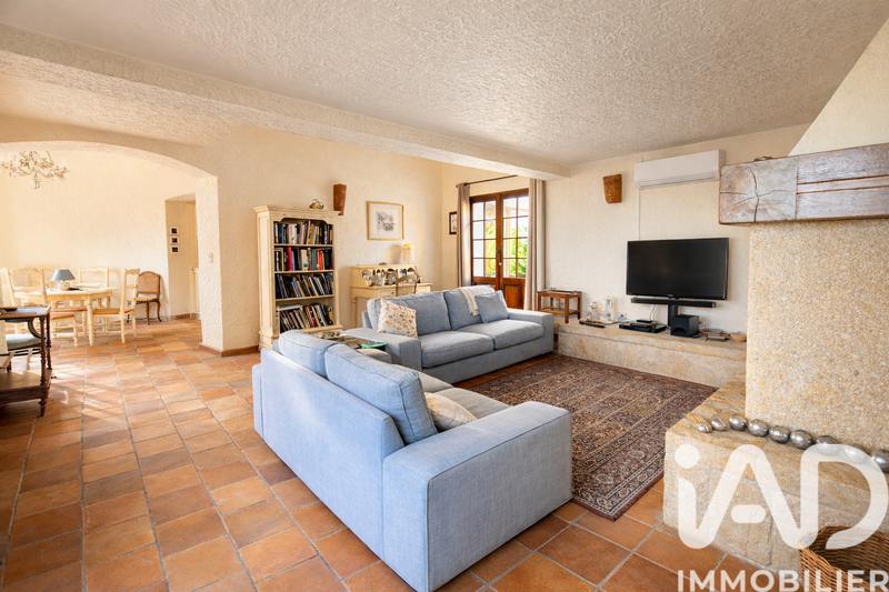 Maison - 232 m² - 6 pièces