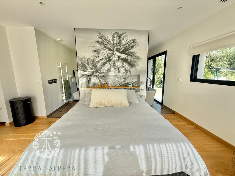 Villa - 237 m² - 5 pièces