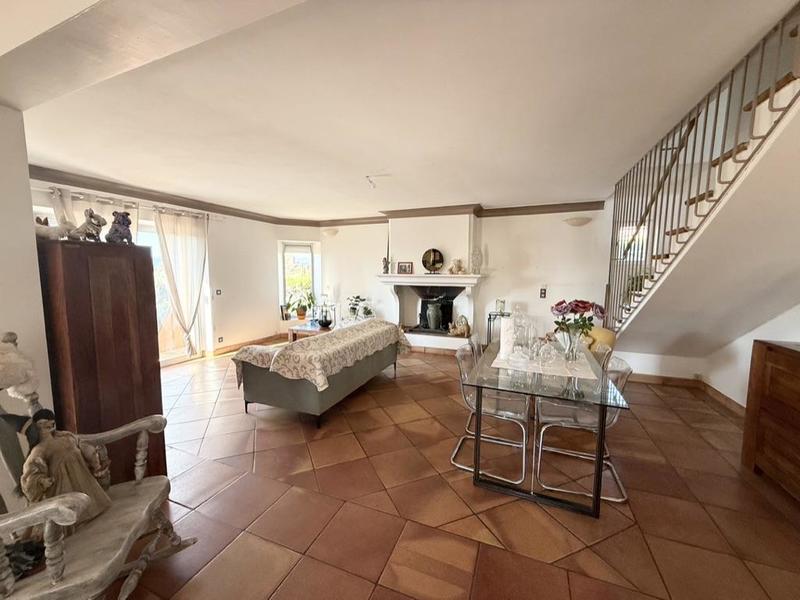 Maison - 175 m² - 8 pièces