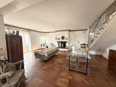 Maison - 175 m² - 8 pièces