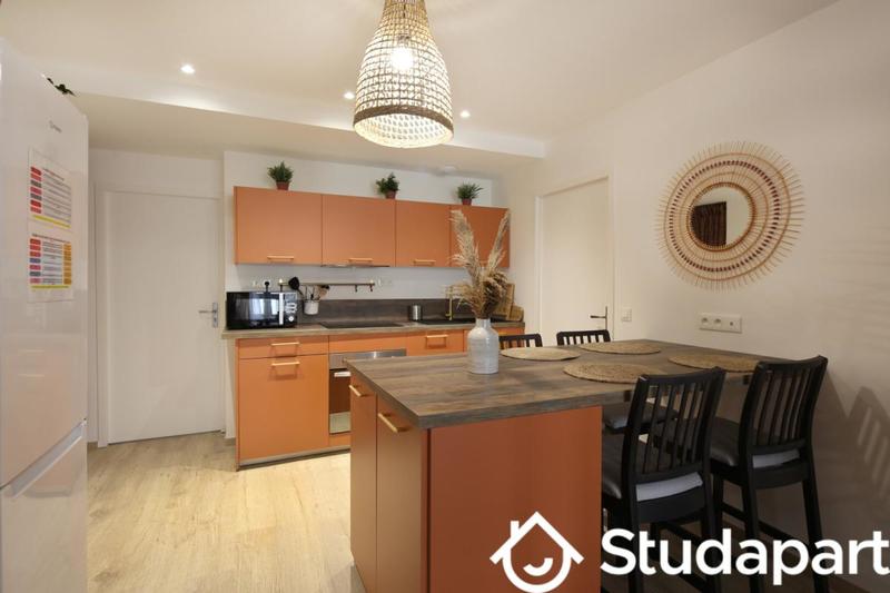 Chambre - 11 m² - 1 pièce