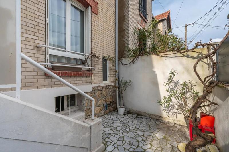 Maison - 90 m² - 5 pièces