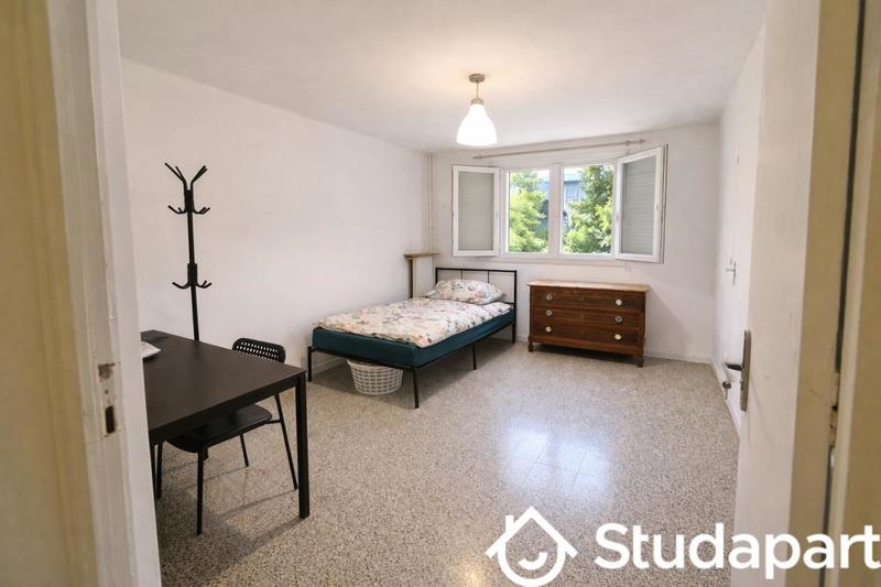 Chambre - 11 m² - 1 pièce