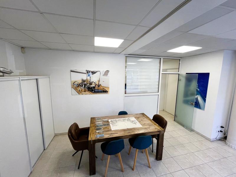 Local commercial - 43 m² - 3 pièces