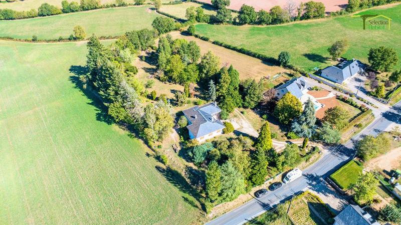 Maison bourgeoise - 376 m² - 8 pièces