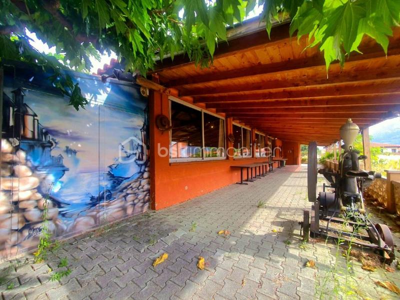 Local commercial - 229 m² - 10 pièces