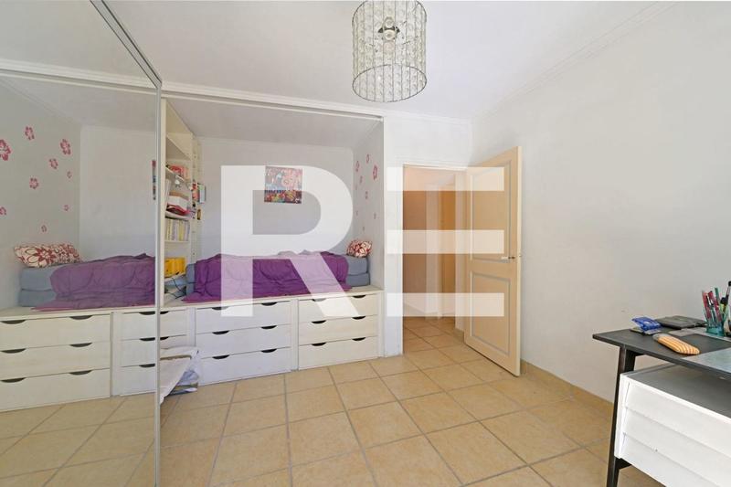 Maison - 285 m² - 8 pièces