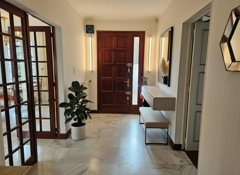 Maison - 181 m² - 8 pièces