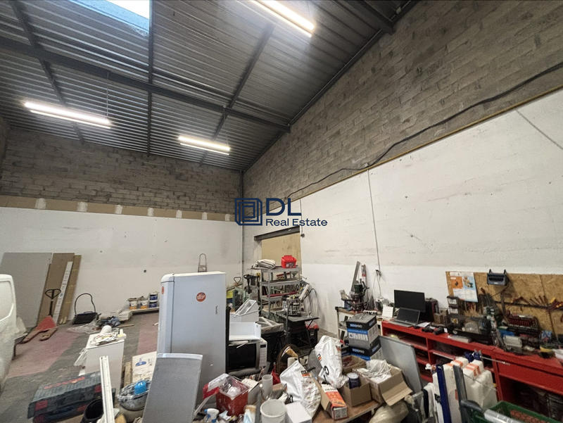 Entrepôt - 287 m²