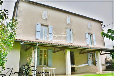 Propriété - 253 m² - 5 pièces