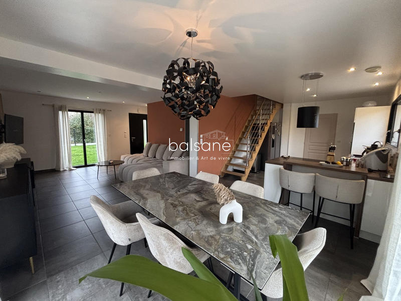 Maison contemporaine - 122 m² - 7 pièces