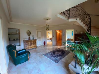 Maison - 306 m² - 8 pièces