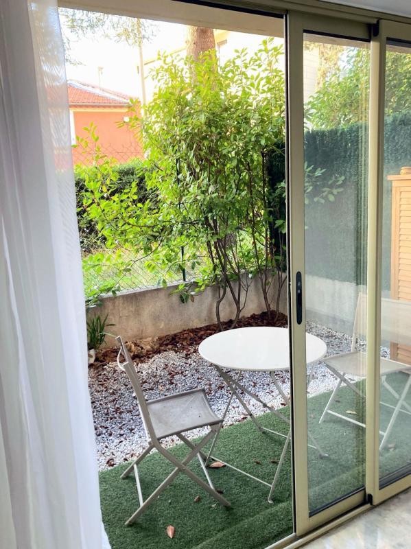 Studio - 20 m² - 2 pièces