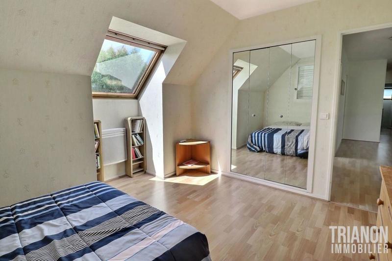 Maison - 240 m² - 9 pièces