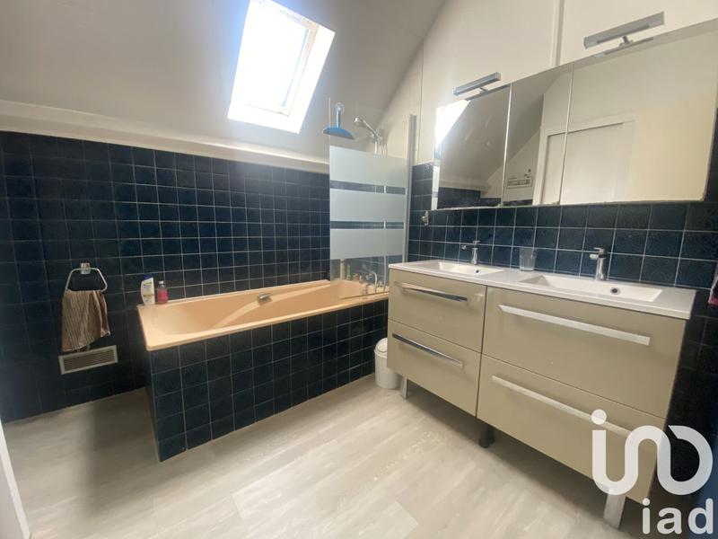 Maison - 217 m² - 8 pièces