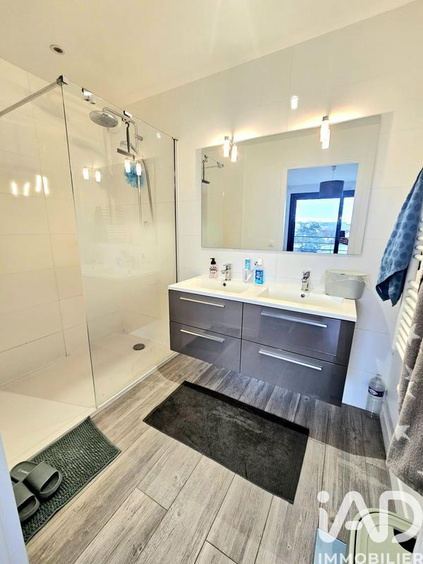 Appartement - 94 m² - 4 pièces