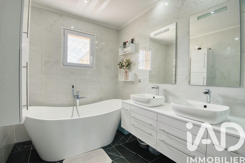 Maison - 175 m² - 6 pièces