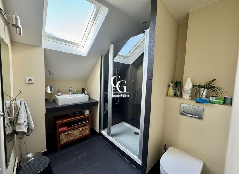 Maison - 99 m² - 5 pièces