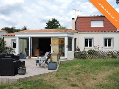 Maison - 179 m² - 8 pièces